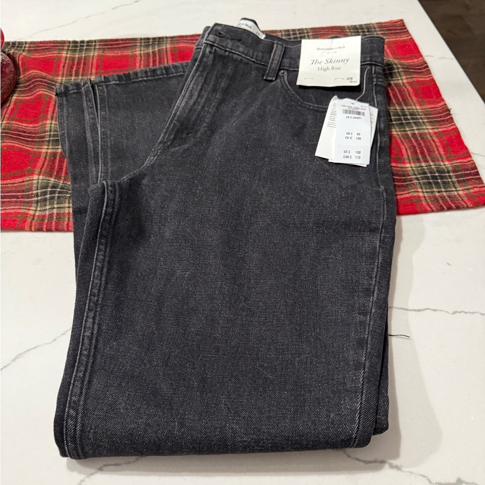 NWTs Abercrombie Black Jeans Size 6 (28) XS